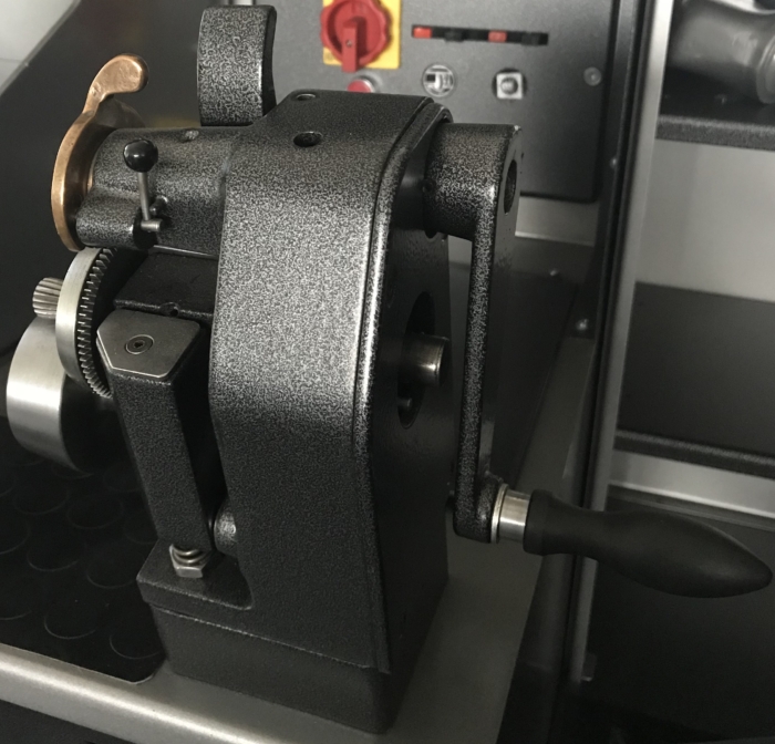 Cutting and scale machine CBT